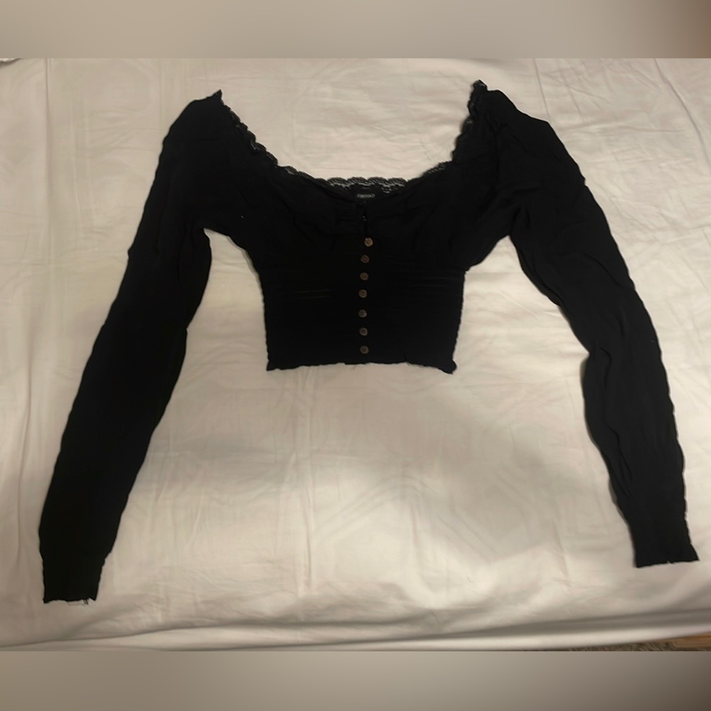 Crop black long sleeve shirt